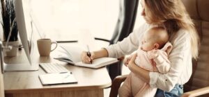 Bonificación de cuotas para autónomos tras excedencia maternal: Requisitos y solicitud