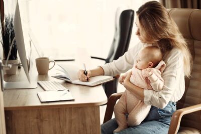 Bonificación de cuotas para autónomos tras excedencia maternal: Requisitos y solicitud