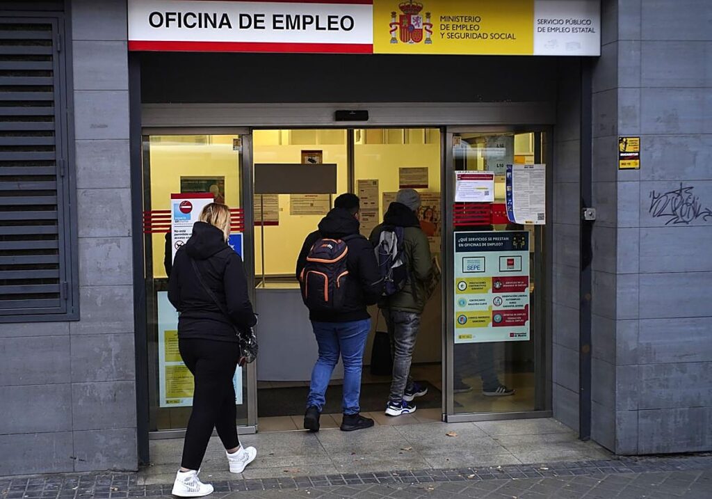 Guía completa para solicitar el paro por primera vez sin errores | Trámites y requisitos