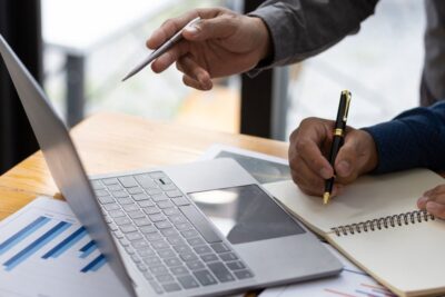 Guía de obligaciones trimestrales de IVA para autónomos: Todo lo que necesitas saber