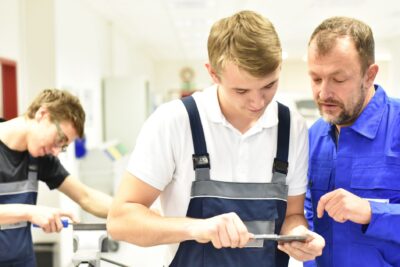 Requisitos para acceder a cursos SEPE de nivel avanzado: Guía completa